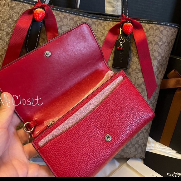 ❤️SOLD❤️❤️❤️Coach Tote Set - Picture 5 of 11